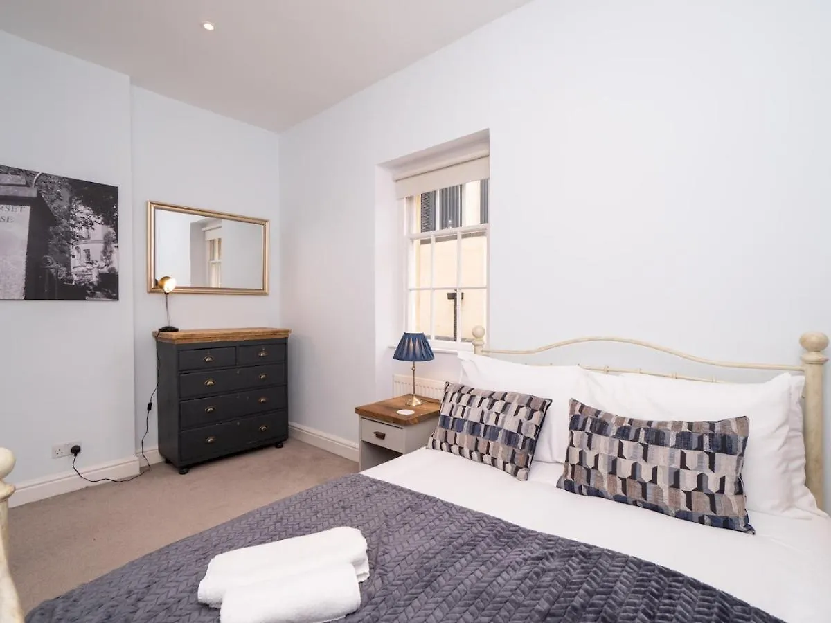 Holiday home Pass The Keys Centrally Located 3 Bed Townhouse With Garden Bath