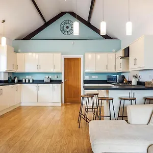 The House - Fully Refurbed March 2024 Oystermouth