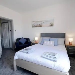 Renovated House Near Darlington Train Station. Darlington (Durham)
