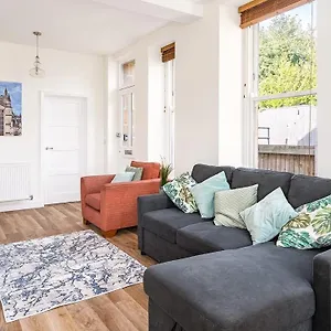 Spacious 2 Bedroom House With Stunning Views Holiday home