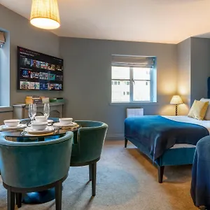 Silcox House Apartment